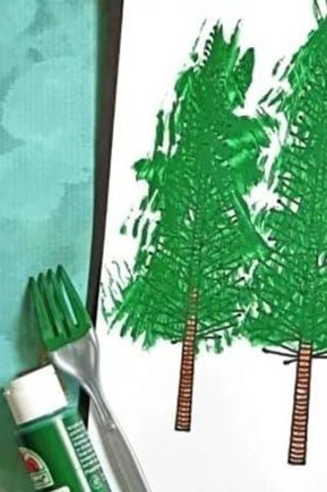 Fork Painted Tree - Kid Craft Idea Kid Craft Ideas, Fork Painting, Paw Print Crafts, Cheap Kids Crafts, Nature Crafts Kids, Flower Vase Crafts, Printable Craft Templates, Paw Painting, Fork Art