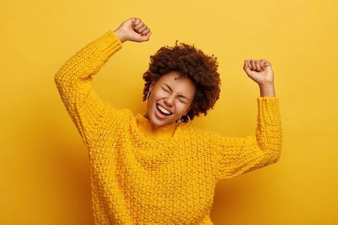 Stylish Overalls, Dark Curly Hair, Braids Black, Female Dancers, Happy Black, African Girl, Afro Women, Hairstyles Braids, Couple Dancing