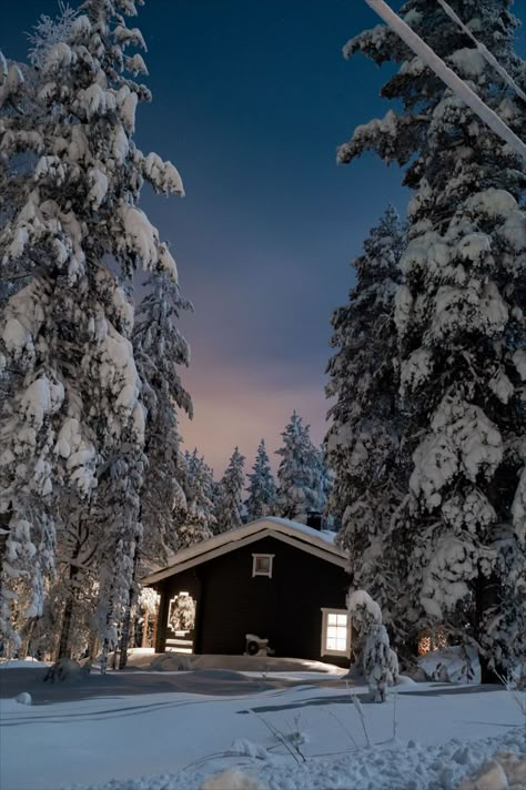 #finnland #lappland #inari #rovaniemi #polarlicht #nordlicht #northernlights #mond #levi #snow @visitlapland @visitfinland Finland Summer, Paradise Found, Ski Trip, Helsinki, Winter Landscape, Mountain View, Scandinavia, Dream Destinations, Travel Aesthetic