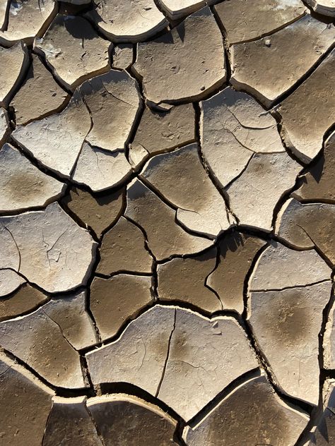 Texture In Nature Photography, Nature Pattern Design Texture, Golem Aesthetic, Natural Texture Inspiration, Mud Aesthetic, Mud Photography, Detailed Wallpaper, Stone Aesthetic, Mud Texture