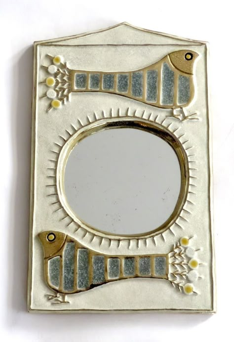 Pottery Mirror Frames, Ceramic Frame Ideas, Ceramic Mirror Frame Handmade, Pottery Mirror, Ceramic Mirror Frame, Ceramic Picture Frames, Mirror Ceramic, Ceramic Wall Art Sculpture, Pottery Wall Art