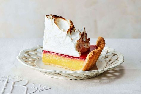 An enticing list of cherished classics and innovative temptations to suit every level of baking expertise. Cranberry Meringue, Cranberry Meringue Pie, Lemon Cranberry, Pies And Tarts, Easy Lemon Curd, Lemon Dessert Recipes, Thanksgiving Pies, Lemon Meringue Pie, A Piece Of Cake