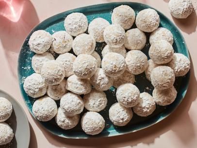 Tea Party Recipes, Russian Tea Cakes Recipe, Russian Tea Cookies, Russian Tea Cakes, Duff Goldman, Russian Tea Cake, Tea Cakes Recipes, Russian Tea, Easy Meal Ideas