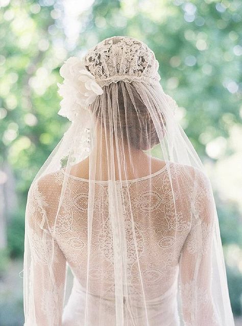 The latest in bridal headwear...Juliet veils! This one by Erica Elizabeth Design! Head to the website to see more of our favs! Silk Tulle Veil, Veil Inspiration, Juliet Cap, Wedding Veil Vintage, Lace Veils Bridal, Bridal Cap, Bridal Hijab, Beautiful Veil, Vintage Veils