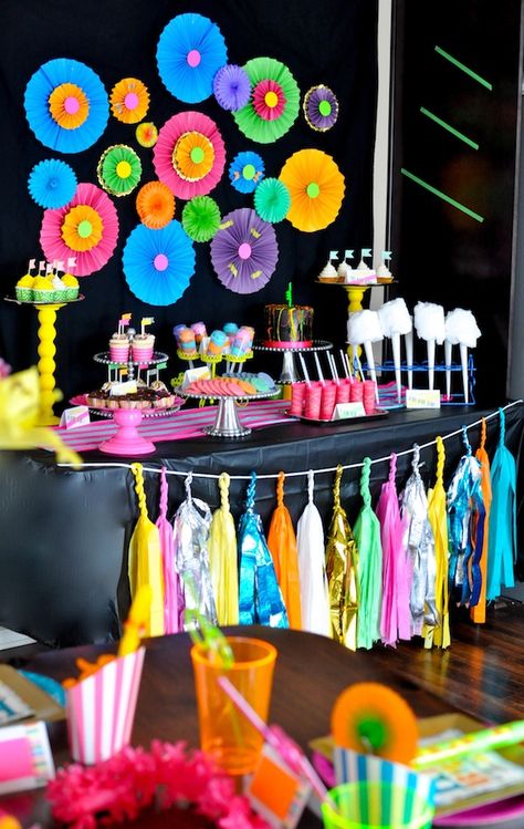 Dark Birthday, Neon Party Decorations, Teenager Party, 90s Birthday, Glow In Dark Party, 90s Dance, Neon Birthday Party, Trolls Birthday Party, Blacklight Party