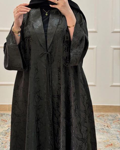 Turkish silk jacquard in ‘forest’ 🌲🖤 34 BD | 390 SAR (shipping included) #melikacollection Abaya Sleeves Design, Abaya Sleeves, Abaya Business, Turkish Abaya, Elegant Abayas, Modest Outfits Muslim, Outfits Muslim, Abaya Designs Latest, Abaya Outfit