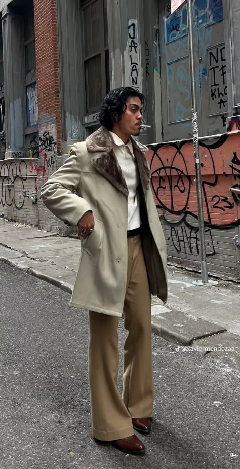 Boujee Men Outfits, Male Model Off Duty Street Style, Old Money Winter Men Outfit, Men Couture Fashion, European Outfits Men, Outfits For The Movie Theater, Classy Men Aesthetic, Vintage Suits Men, Date Night Outfit Men Classy