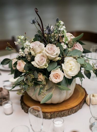 Chicago Flowers, Pumpkin Wedding, Deco Nature, Fall Wedding Centerpieces, Wedding Floral Centerpieces, Pumpkin Centerpieces, Fall Wedding Flowers, Wedding Centerpieces Diy, Fall Wedding Colors