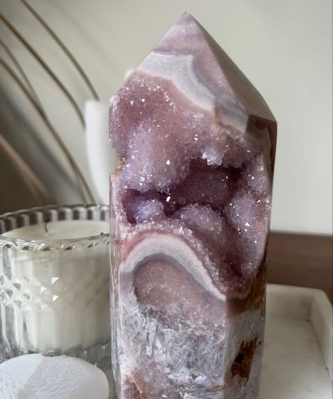 Cool Crystals, Big Crystals, Crystal Room Decor, Mineral Crystals, Pretty Crystals, Unique Crystals, Crystal Room, Minerals Crystals Rocks, Crystal Vibes