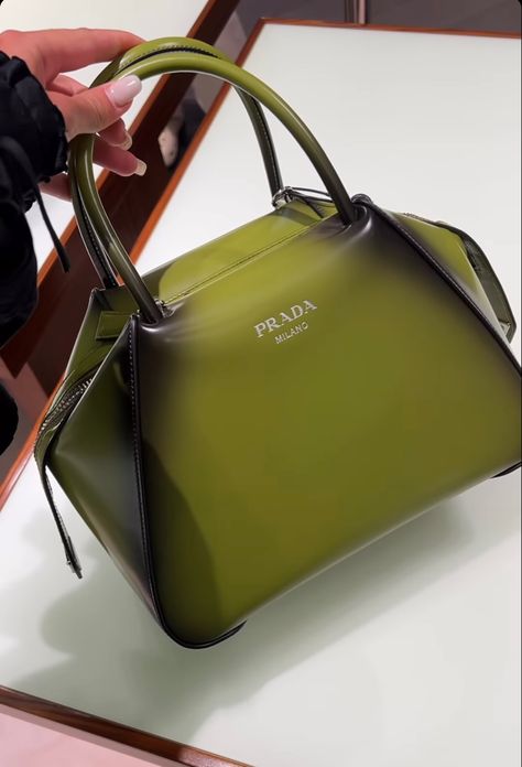 #prada2022 #handbags #purses #designer #prada #green #trendy #pradafall2022 #handbag #vogue #voguerunaway My Style Bags, Luxury Bags Collection, Spring Styles, Handbag Essentials, Expensive Handbags, Bag Obsession, Green Handbag, Girly Bags, Handbag Heaven