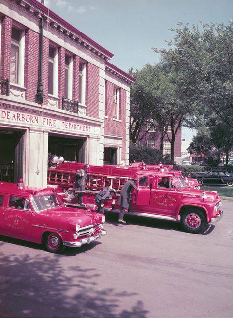 1954 Ford fire truck Dearborn Michigan 0401-1573 Fire Trucks Pictures, 1954 Ford, Dearborn Michigan, Henry Ford Museum, Fire Fire, Fire Equipment, Ford Classic Cars, Fire Apparatus, White Mat