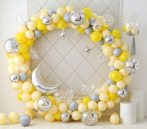 Yellow And Silver Balloon Garland, Blue Balloon Circle Arch, Balloon Circle Arch, Balloon Circle, Silver Balloons, Circle Arch, Sunflower Party, Wedding Background Decoration, Yellow Birthday