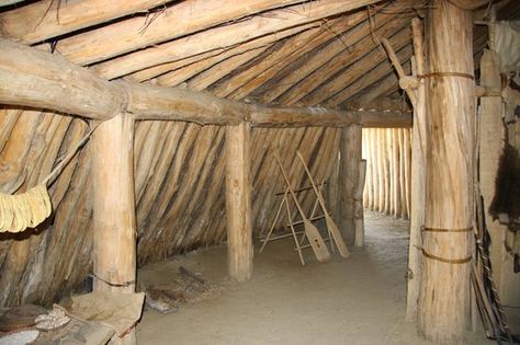 Earth Lodge, Native American Art Projects, Survival Skills Emergency Preparedness, Earth Sheltered Homes, Timber Logs, Homestead Farm, Earth Sheltered, Unusual Buildings, Survival Shelter