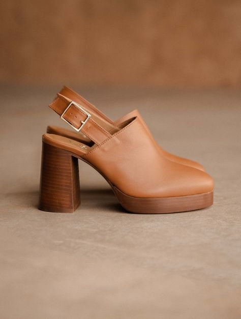 Savannah Camel - Platform mules in camel leather - Bobbies - Women Platform Mules, Creature Comforts, Shoe Closet, Fall Shoes, Platform Pumps, Work Shoes, Sock Shoes, Cute Shoes, Savannah