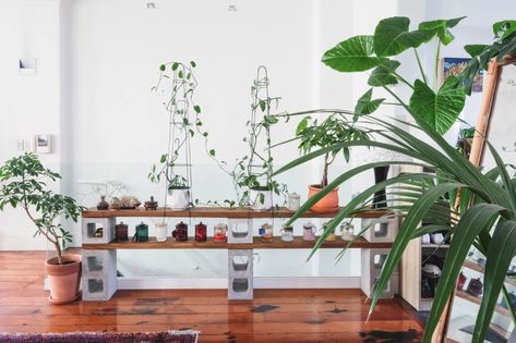 Apartment Therapy House Tours, Vintage Loft, Cinder Block, Loft House, Plant Shelves, Green House, Retro Home Decor, Retro Home, Apartment Therapy