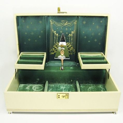 Creative Green Interior Yellow Exterior Locking Musical Jewelry Box Ballerina Musical Jewelry Box, Diy Music Box, Music Box Ballerina, Vintage Jewelry Boxes, Ballerina Jewelry Box, Ballerina Jewelry, Vintage Ballerina, Jewelry Box Organizer, Box Creative