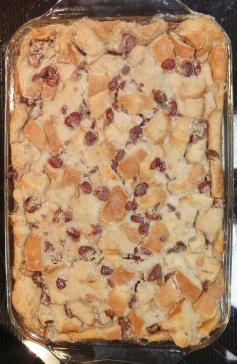 Sugar-Free Bread Pudding with Whiskey Sauce Bread Pudding With Whiskey Sauce, Whiskey Sauce Recipe, Classic Bread Pudding, Sugar Free Bread, Campfire Foods, Whiskey Sauce, Sugar Bread, Sugar Free Baking, Sugar Free Recipes Desserts