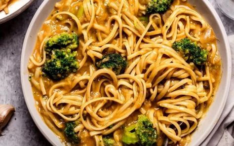 From Pumpkin Bread to Coconut Curry Noodles: Our Top 10 Vegan Recipes of the Day! - One Green PlanetOne Green Planet Curry Noodles Recipe, Coconut Curry Noodles, Red Curry Noodles, Vegan Coconut Curry, Creamy Coconut Curry, Curry Noodles, Vegan Coconut, Coconut Milk Curry, Vegan Curry