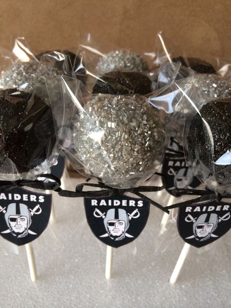 Raiders Cake Pops Raiders Wedding, Raiders Cake, Raiders Stuff, Raiders Baby, Raiders Girl, Football Birthday Party, Cookie Pops, Football Birthday, Football Party