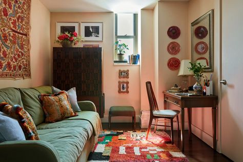 Small Space Maximalist, Green Couch Living Room Maximalist, Green Couch Maximalist, Maximalist Green Sofa, Maximalist Dollhouse, Cluttered New York Apartment, Maximalist Apartment, Minimalist Maximalist, West Village Apartment