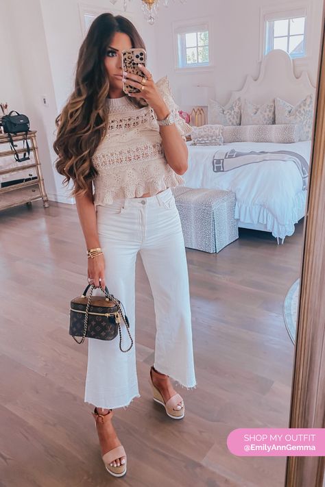 2023 Dressy Outfits, Wedges Outfit 2023, Wedge Heels Outfit Jeans, Outfits To Wear With Wedges, Cute Outfits With Wedges, Jeans And Wedges Outfit, White Jeans Outfit Dressy, Dress With Wedges Outfit, White Wedges Outfit