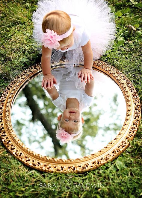 Diy One Year Pictures First Birthdays, Easy 1st Birthday Photoshoot, First Birthday Mirror Pictures, 1st Birthday Outside Photo Shoot, 1st Birthdays Photo Shoot, Baby Girl 1st Birthday Photoshooting Ideas, First Bday Pics, One Year Baby Girl Birthday Photoshooting, Princess One Year Photoshoot