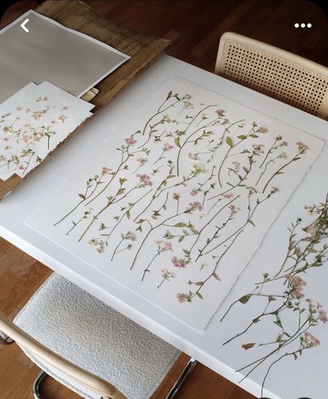 Pressed Flower Art Wreath, Pressed Flowers Decoration, Pressed Flower Organization, Pressed Flower Art On Canvas, Modern Pressed Flower Art, Flower Pressing Art, Pressed Flower Arrangements, Nashville Nursery, Diy Pressed Flower Art