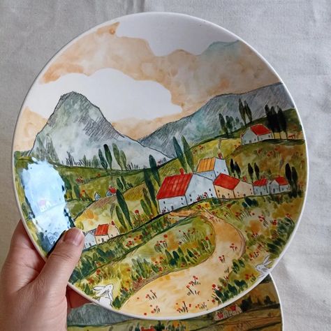 Pottery Painting Ideas Cottagecore, Plate Pottery Painting Ideas, Pottery Plate Painting Ideas, Painted Ceramic Plates, Diy Pottery Painting, Paint Your Own Pottery, Pottery Painting Designs, Keramik Design, Pottery Crafts