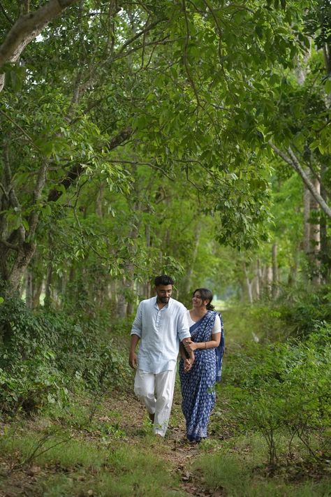 #photoshoot idea, photos, village photos, photoshoot idea in village#flowers #Bengali photoshoot Village Photoshoot Ideas, Bengali Pre Wedding Photoshoot, Bengali Photoshoot, Village Couple, Bengali Couple, Momos Recipe, Concept Shoot, Wedding Couple Pictures, Pre Wedding Photoshoot Props