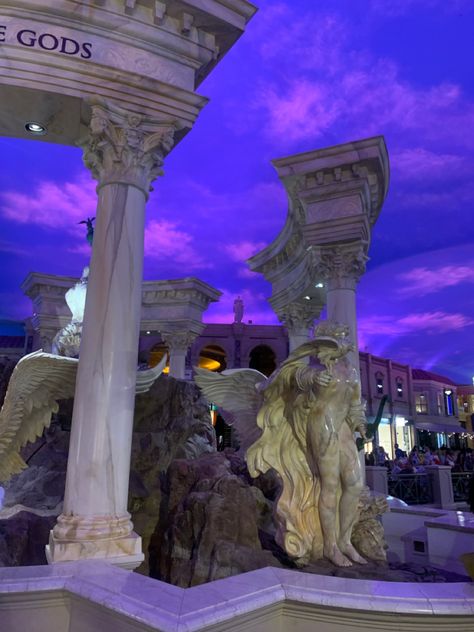 Fountain Of Gods, The Venetian, Las Vegas Las Vegas Aesthetic, Vegas Vibes, The Venetian Las Vegas, Vegas Photography, Venetian Las Vegas, Las Vegas Photography, City Lights At Night, Top Places To Travel, Las Vegas City