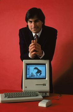 1984: Steve Jobs with the Macintosh 128k, the original Macintosh computer from Apple Steve Jobs Photo, Next Computer, Inspirational Celebrity Quotes, All About Steve, Steve Jobs Apple, Steve Wozniak, Country Music Quotes, Twitter Design, Achievement Quotes