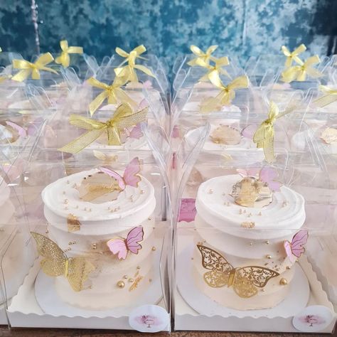 MissCakes by Sabah on Instagram: “Baby Announcement Cakes, Baby Favours - Our most popular Mini Cakes.. These make such beautiful, thoughtful cute gifts to give out to…” Baby Announcement Cake, Cake Favors, Baby Favors, Cupcake Designs, Mini Cake, Instagram Baby, Baby Cake, Mini Cakes, Baby Announcement