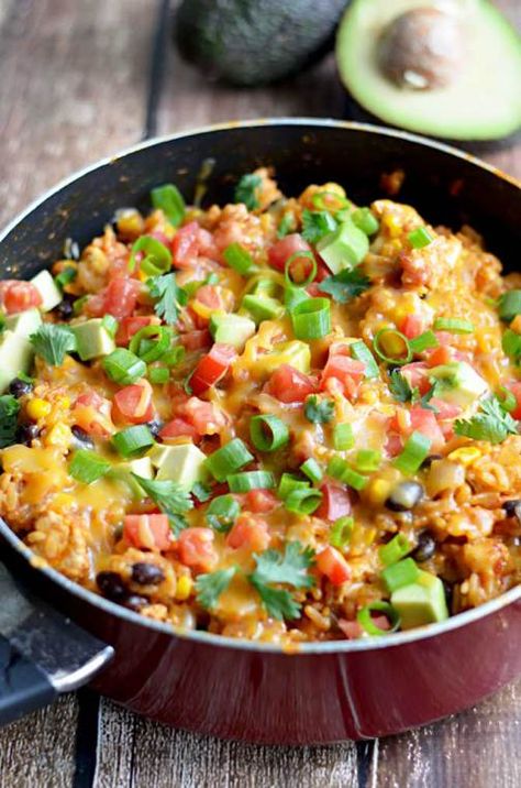 Cheesy Chicken Taco Rice, Chicken Taco Rice, Ground Chicken Recipes Healthy, Taco Rice, Ground Chicken Recipes, One Pot Dinners, One Pot Meal, Chicken Taco, Cheesy Chicken