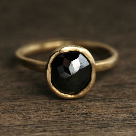 black diamond ring. Fancy Friday, Black Diamond Ring, Put A Ring On It, Black Stone, Fashion Jewellery, Bling Bling, Black And Gold, Black Diamond, Ring Verlobung