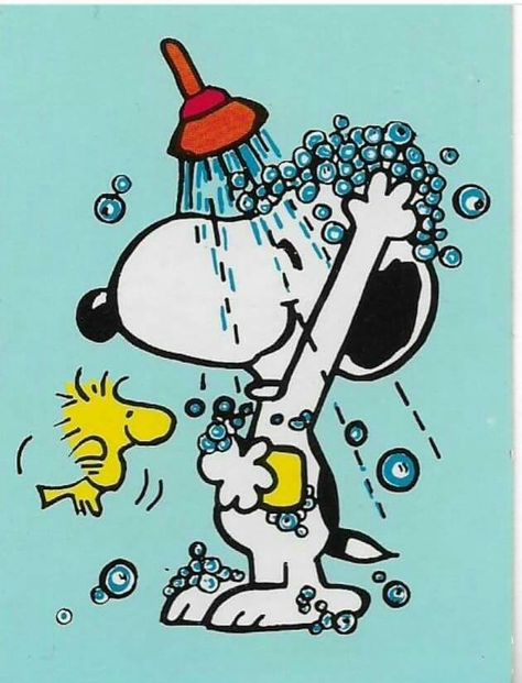 This would be cute in a children's bathroom. Woodstock Snoopy, Woodstock Peanuts, Snoopy Cartoon, Snoopy Funny, Snoopy Images, Peanuts Cartoon, Friends 2, Peanuts Characters, Snoopy Wallpaper