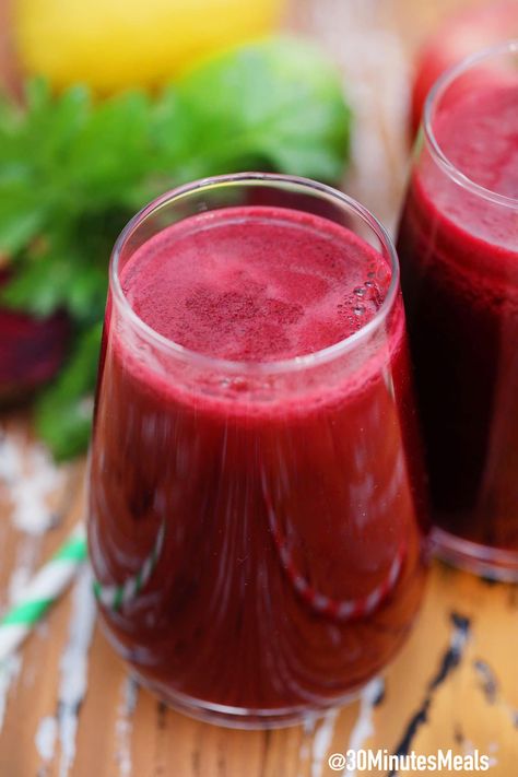 Detox Beet Juice - 30 minutes meals Beet Juice Recipe, Juice Cleanse Recipes, Veggie Juice, Lemon Diet, Lemon Detox, Detox Juice Recipes, Natural Detox Drinks, Beet Juice, Natural Drinks