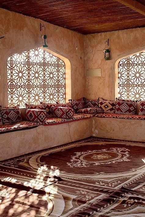 Arabic Decor, Natural Furniture, Moroccan Homes, Moroccan Interiors, Floor Seating, Moroccan Design, Moroccan Decor, Islamic Architecture, Moroccan Style