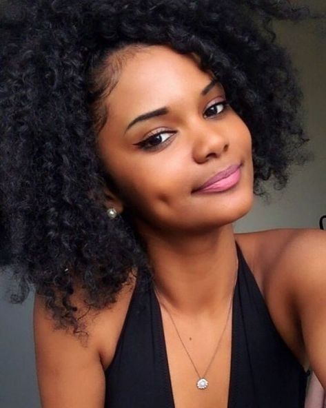 5 Traits Of A Genuine Woman Daniel Ramos, Girls With Dimples, Dark Skin Beauty, African Beauty, Black Beauty, Beauty Videos, Black Is Beautiful, Beauty Skin, A Black