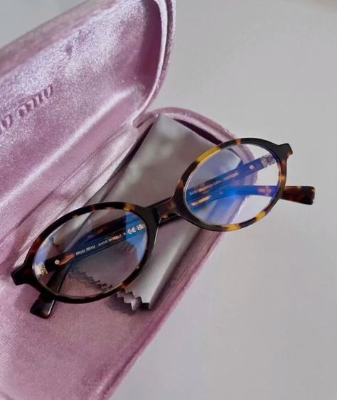 miu miu glasses aesthetic 🤓 #miumiu #aesthetic Glasses Miumiu, Miumiu Aesthetic, Glasses Aesthetic, Miu Miu Glasses, Glasses Inspiration, Accessory Inspo, Pink Aura, Cool Glasses, Stylish Glasses