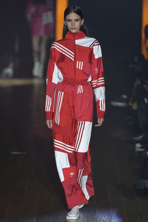 Teen Fashion Trends, Graham Norton, 25 May, Urban Fashion Trends, Sportswear Fashion, Looks Street Style, Track Suit, Sporty Chic, Sportswear Women