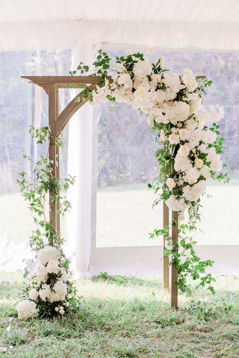 White Chuppah, Ceremony Arch Flowers, Arch Flowers Wedding, Simple Wedding Arch, Wisteria Garland, Wedding Arch Ideas, Wedding Archway, Floral Arch Wedding, Wedding Ceremony Arch