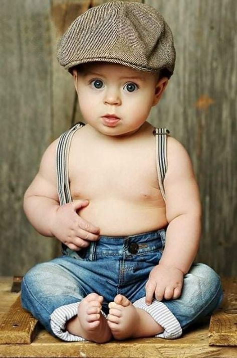 6 Month Baby Picture Ideas, Driving Cap, Boy Photo Shoot, Baby Fotografie, Baby Photoshoot Boy, Baby Boy Pictures, Baby Boy Photography, Boy Gifts, Cool Baby