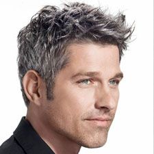 Tres handsome Older Mens Curly Hairstyles, Male Hairstyles, Grey Hair Men, Men With Grey Hair, Mens Hair Colour, Cool Mens Haircuts, Hair Gray, Low Maintenance Hair, Super Hair