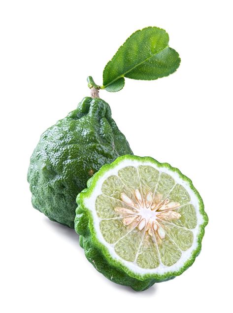 12 Amazing Kaffir Lime Benefits Lime Benefits, Benefits Of Lime, Kaffir Lime Recipes, Lime Essential Oil Benefits, Citrus Bergamot Supplement Benefits, Lime Uses, Culinary Tattoos, Kaffir Lime Leaves, Orange Cocktails