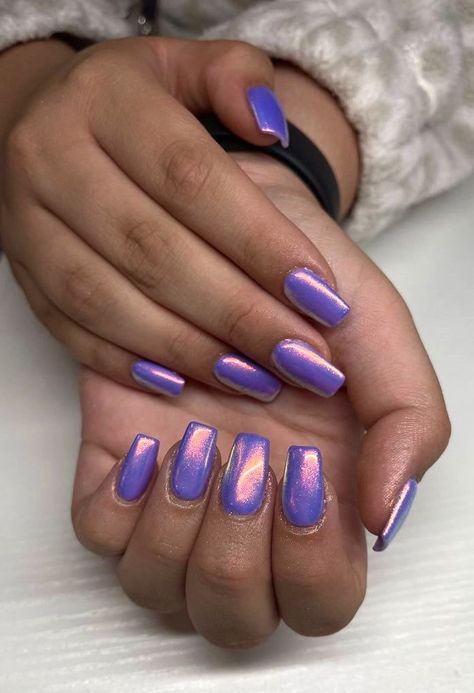 Holographic Nails Coffin, Holographic Nails Acrylic, Irridescent Nails, Spring Colors For Nails, Colors For Nails, Holographic Nail Designs, Purple Chrome Nails, Disco Nails, Purple Holographic