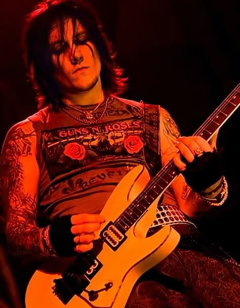 Avenged Sevenfold Synyster Gates, Avenged Sevenfold Wallpapers, Syn Gates, Jimmy The Rev Sullivan, Jimmy The Rev, Synyster Gates, M Shadows, Emo Men, Best Guitarist