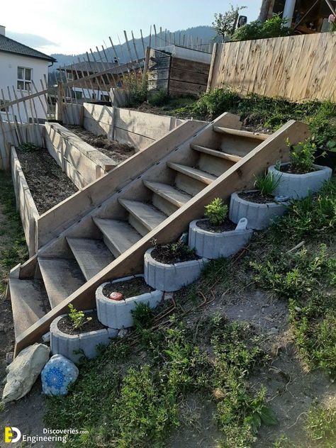 31+ Fantastic Ideas To Make Your Own Steps In Your Garden | Engineering Discoveries Steps Garden, Steep Gardens, Indoor Stairs, Sloped Backyard Landscaping, Landscape Stairs, Sloped Yard, Hillside Garden, Sloped Backyard, Landscaping Simple