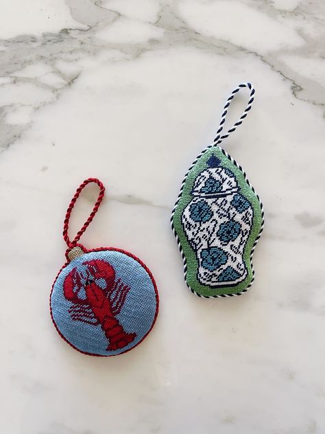 Christmas Needlepoint Patterns, Needlepoint Patterns Free, Needlepoint Christmas Ornaments Patterns Free, Needlepoint For Beginners, Needlepoint Finishing Ideas, Needlepoint Ornaments Christmas, Needlepoint Keychain, Needlepoint Ornament Display, Blue And White Needlepoint