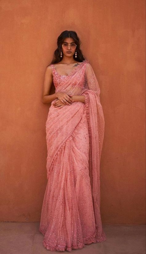 Sabyasachi Mukherjee, Saree Wearing Styles, Fancy Sarees Party Wear, Traditional Indian Dress, Desi Fashion Casual, Saree Designs Party Wear, Indian Dresses Traditional, Traditional Indian Outfits, Indian Bridal Fashion