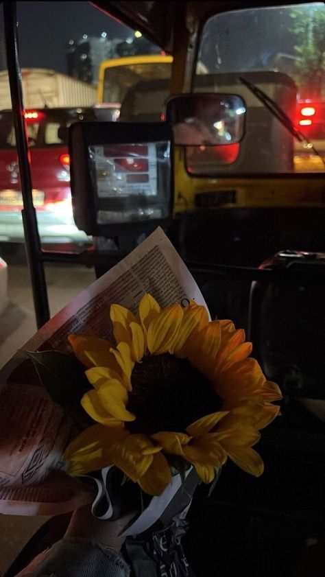 Single Aesthetic Pictures, Flower In Hand Aesthetic, Themes For Phone, Flower Instagram Story, Auto Aesthetic, Flowers Snap, Day Snap, Sunflower Aesthetic, Random Snaps